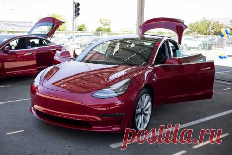 Илон Маск рассказал о работе над полноприводной Tesla Model 3 с двумя двигателями