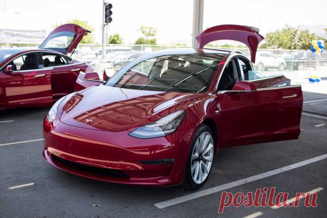 Илон Маск рассказал о работе над полноприводной Tesla Model 3 с двумя двигателями