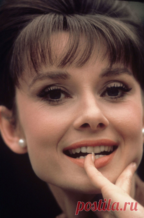 maraqli-sekiller.com_hepburn-audrey_153.jpg (1211×1838)