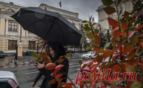 ЦБ введет прямые ограничения на выдачу потребкредитов. Банк России решил вернуться к ужесточению правил кредитования, чтобы снизить риски в сегменте необеспеченной розницы. Речь идет о новых количественных ограничениях, ЦБ вводит их на фоне сильного восстановления рынка в кризис