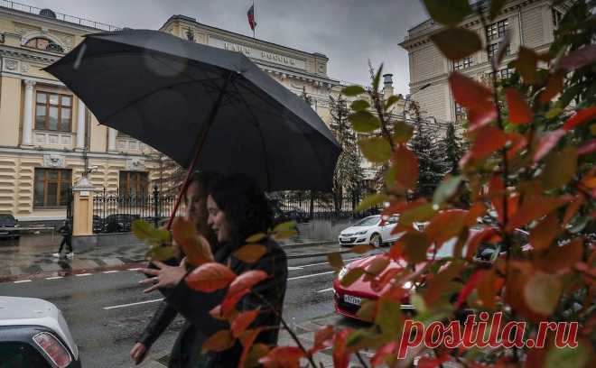 ЦБ введет прямые ограничения на выдачу потребкредитов. Банк России решил вернуться к ужесточению правил кредитования, чтобы снизить риски в сегменте необеспеченной розницы. Речь идет о новых количественных ограничениях, ЦБ вводит их на фоне сильного восстановления рынка в кризис
