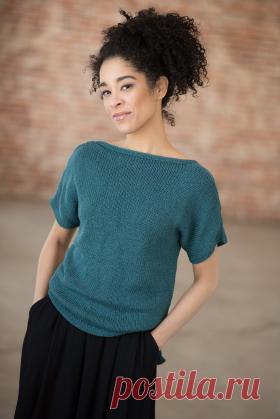 Топ Тубероза Оригинальный топ, связанный на спицах для женщин чулочной вязкой из летней пряжи с добавлением шерсти альпаки. Топ имеет интересную конструкцию...