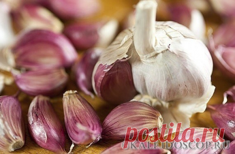 А помогли сода и чеснок У меня был хронический бронхит, эмфизема легких. По два раза в год болела пневмонией и думала, что мне от этого не избавиться никогда. Но один чудесный и очень простой способ помог не только мне, н…