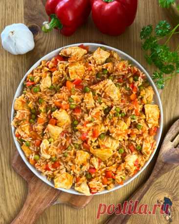 Serbisches Reisfleisch - Foodwerk Serbisches Reisfleisch, ein ist super einfach und schnell zubereitetes Rezept. Es ist ein sehr gelingsicheres und gesundes One Pot Rezept.