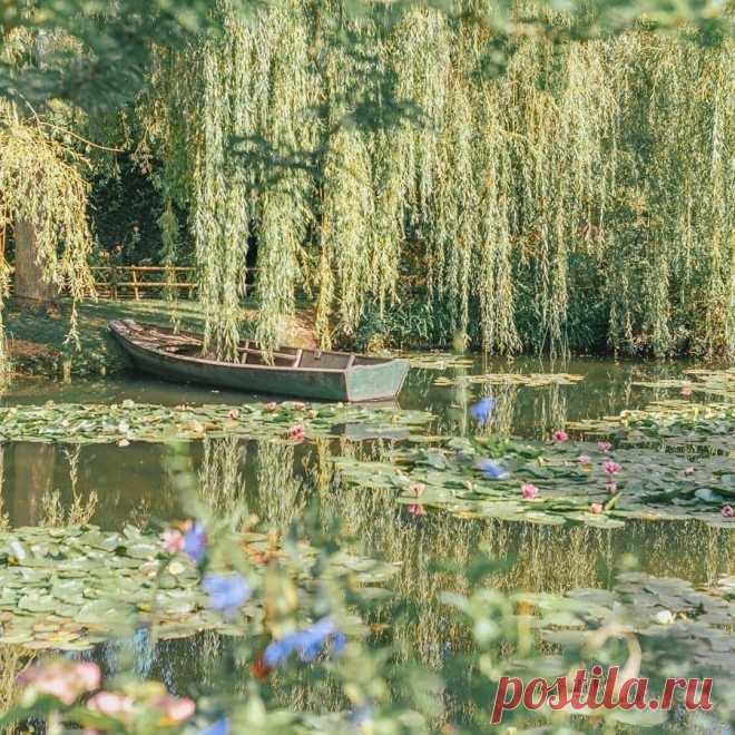 Сад Клода Моне (1840-1926) в Живерни, департамент Эр, Верхняя Нормандия, Франция