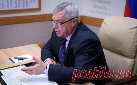 Ростовский губернатор объяснил сообщения о взрыве над селом. Звук взрыва и инверсионные следы в небе над поселением Родионово-Несветайское в Ростовской области связаны с работой самолета Вооруженных сил России по целям в зоне спецоперации.