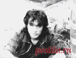 21 июня 1962 г. родился выдающийся советский рок-музыкант, автор песен, основатель и лидер рок-группы «Кино», актер - Виктор Цой.