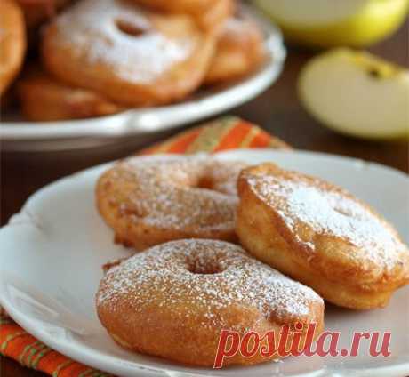 Голландские пончики с яблоками