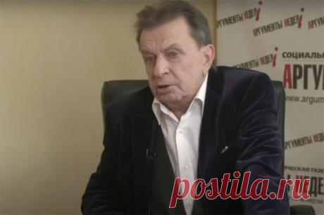 «А я тоже лошок!». Банкир кинул музыканта Хоралова с квартирой за $250 тыс.. Заслуженный артист России, автор известной песни «Новогодние игрушки» Аркадий Хоралов попался в руки мошенника. Композитор рассказал aif.ru, как отдал банкиру Владимиру Романову сотни тысяч долларов за квартиру, которую так на него и не оформили.