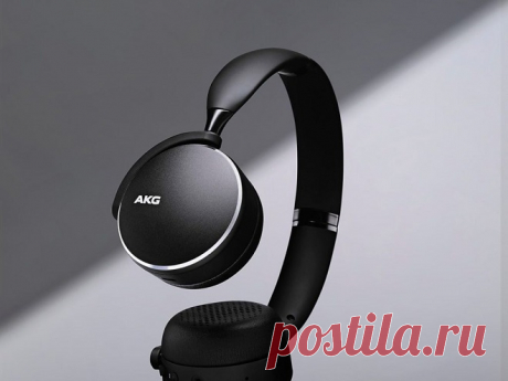 AKG Y500 - легкие городские наушники для настоящей музыки Наушники прибыли в элегантном черном ящике. В дополнение к наушникам в комплект поставки входит кабель для зарядки с разъемом micro USB, элегантная сумка и