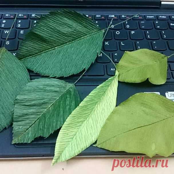 My first leaves from crepe paper, following the guide from Lynn Dolan at Castle in the air