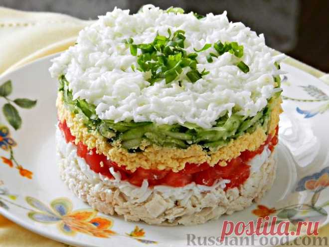 Рецепт: Слоёный салат с курицей, помидором, огурцом и яйцами на RussianFood.com