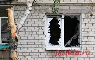 В Волгограде повреждены склад и жилые дома из-за атаки БПЛА. Пострадали два человека