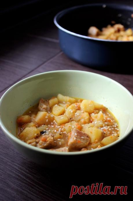 Как приготовить жаркое из свинины с картофелем - рецепт, ингредиенты и фотографии