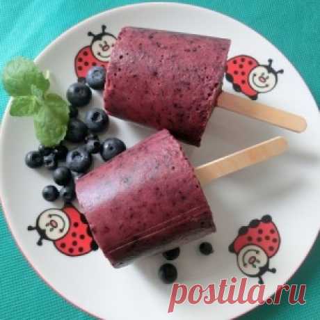 Сорбет из клубники, банана и черники