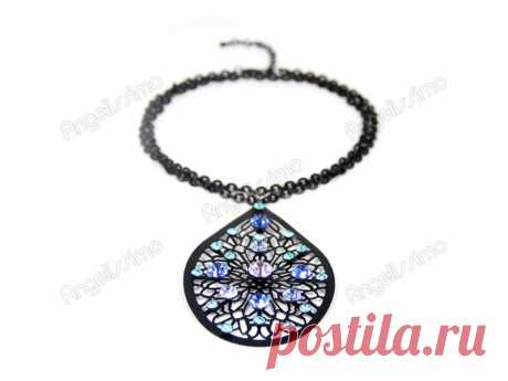 Колье на цепочке из брасса черного цвета с разноцветными кристаллами Swarovski