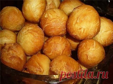 Баурсаки

Молоко – 0,5 литра
Майонез – 2ст. ложки
Сахар, соль – по вкусу
Яйца – 2шт
Дрожжи – 1ст. ложка

В теплом молоке развести соль (рекомендуется: чтобы молоко было солоноватым), затем сахар 1 ст. ложка, дрожжи. Добавить майонез и яйца. Все тщательно перемешать и замесить тесто. Тесто должно быть мягким, но не вязким. Поставить в теплое место. Как поднимется, примять и снова поставить доходить. Готовое тесто должно легко отставать от посуды и несильно прилипать к рукам...