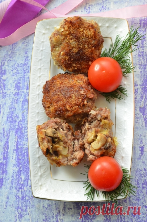Запеченные котлеты с грибами и сыром - рецепт - как приготовить - ингредиенты, состав, время приготовления - Леди Mail.Ru