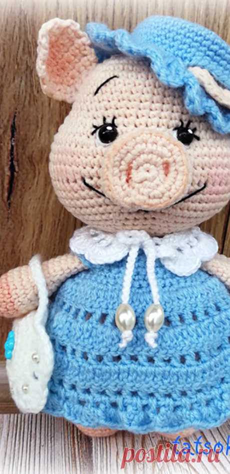 PDF Мисс пухлые щёчки Бася крючком. FREE crochet pattern; Аmigurumi animal patterns. Амигуруми схемы и описания на русском. Вязаные игрушки и поделки своими руками #amimore - свинка в платье, поросёнок, свинья, поросенок.