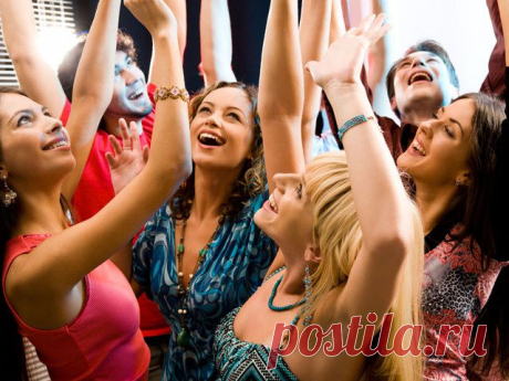 Чтобы гости не скучали, надо чтоб их развлекали