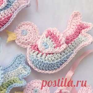 Little crochet bird - Ruby & Custard