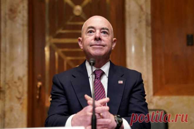 Палата представителей утвердила резолюцию об импичменте главе МВБ США. Документ принят с перевесом в один голос.