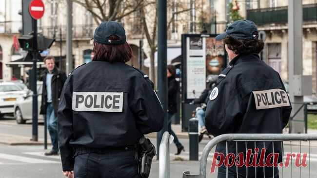 Во Франции сотрудница средней школы погибла при нападении ученика