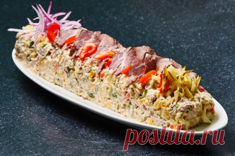 Сытно и вкусно: салат с говядиной и печеным перцем — Вкусные рецепты