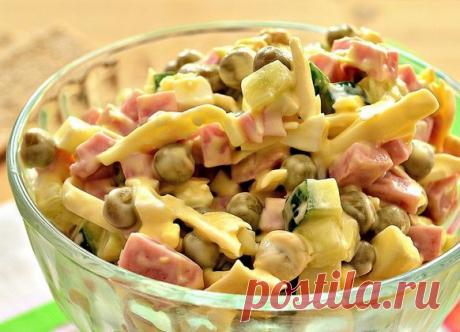 Салат "Нежность" с плавленым сыром и колбасой: Кулинарика