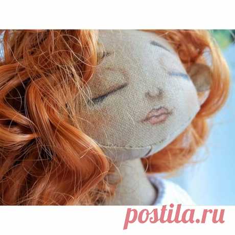 Детали

Ура, ура!
 Это я прыгаю от радости с утра.

-Рита, ты портфель собрала?
-Рита, ты телефон зарядила?
-Рита, тебе кашу сварить или в школе позавтракаешь?

Понимаю, что радость на один день, но...

3 недели безвылазно с 2мя больными детьми, отправка в школу как глоток воздуха.

А ещё в Петербурге сегодня обещают +18 такой воздух ещё приятнее глотать

Доброго дня!☀️

Пы.сы 

Посмотрите какое шикарное переплетение у
 Корейского хлопка.
Личико предварительно загрунтовано и закреплено