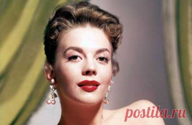 10 самых красивых брюнеток всех времен: яркие фото знаменитых женщин