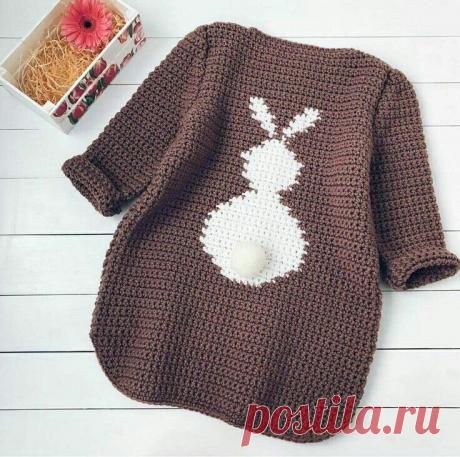 Девочки - рукодельницы, подскажите пожалуйста, как продолжить ряд после рисунка в этой кофточке? На схеме не понятно, больше похоже что зайчик просто вышит, а на кофточке видно что связан. Вот я никак не могу понять как вязать?((( Помогите пожалуйста!!!!
P.S. вяжу регланом снизу, перед, спинка, рукава по отдельности.