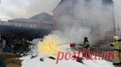 МЧС: пожар на месте крушения вертолёта в Дагестане локализован. Пожар на месте крушения вертолёта Ка-226 в Дагестане локализован на площади 80 кв. м, сообщили в МЧС России. Читать далее