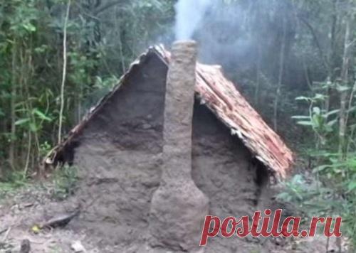 Настоящий мужик! Парень голыми руками построил уюьный дом в лесу