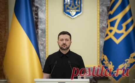 Зеленский поручил «активизировать все контакты» с Вашингтоном. Зеленский поручил министру обороны и главкому активизировать контакты с Соединенными Штатами и добавил, что ждет результатов в ближайшее время. До этого Трамп пообещал разблокировать поставки оборонительного оружия Украине