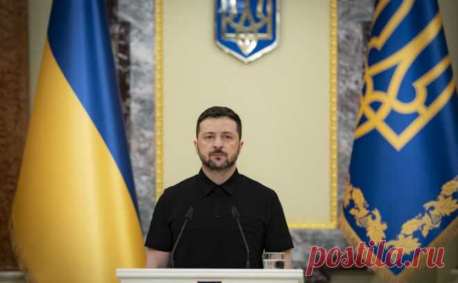 Зеленский поручил «активизировать все контакты» с Вашингтоном. Зеленский поручил министру обороны и главкому активизировать контакты с Соединенными Штатами и добавил, что ждет результатов в ближайшее время. До этого Трамп пообещал разблокировать поставки оборонительного оружия Украине