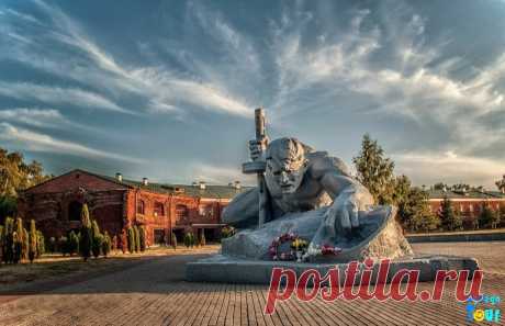 Брест, развитие города и его памятные места (Бресткая крепость).