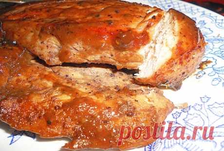 Запеченные куриные грудки 
Нежные и сочные куриные грудки. Готовятся очень просто, являются диетическим продуктом.
Грудки (куриные или индейка) -2шт.
горчица - 1.5 ст.л.
Хрен столовый -1стл.
Масло сливочное -1стл.
Соль перец п…