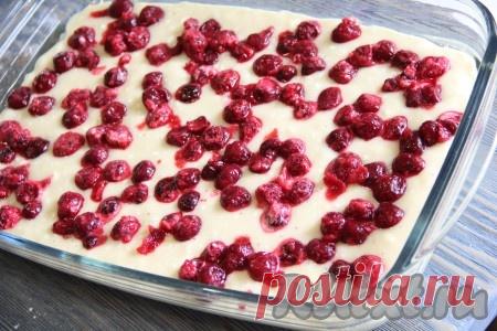 Пирог на минералке с вишней - огомный, высокий, пышный и очень вкусный