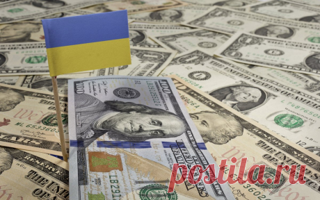 Кому война... Киевский прокурор переехал в арестованный особняк с бассейном. Он оформил конфискованный дворец на отца