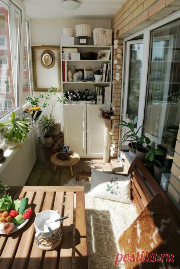 Как обустроить балкон за выходные – 8 решений и 23 фото Рассказываем, как превратить балкон-кладовку в уютное местечко для постижения дзена, утренних завтраков и романтических ужинов всего за пару выходных.