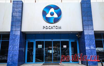 США хотят улучшить контакты в ядерной сфере со странами, где работает Росатом. Законодатели требуют от исполнительной власти "работать с союзниками и партнерами над поиском альтернативных поставщиков ядерной энергии, чтобы положить конец зависимости этих союзников и партнеров от Росатома"