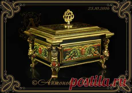 Второй вариант авторского декора, ножки-Атланты, с возможностью инкрустацией различными камнями.