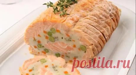 Сразу запишите рецепт праздничного рулета из лосося и сохраните его, ведь пригодится он вам еще не раз - это блюдо выигрышно смотрится и на новогоднем столе, и на званом ужине в честь дня - Сайт Рецептов - 18 февраля - 43156996835 - Медиаплатформа МирТесен