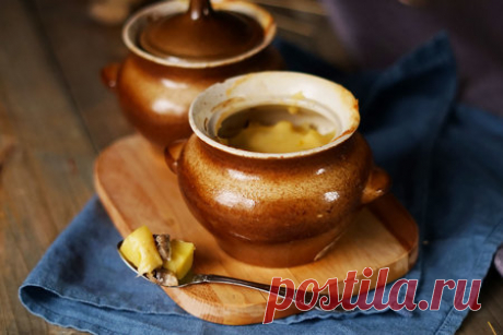 Картофель с шампиньонами в горшочках – рецепт с фото