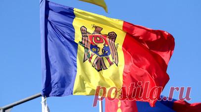 В Молдавии назвали «неевропейским шагом» решение закрыть Русский дом. Закрытие Российского центра науки и культуры — Русского дома — в Кишинёве молдавские власти представили как «европейский» шаг. Такое мнение выразил политолог и глава ассоциации «Изборский клуб — Молдова» Владимир Букарский в комментарии Sputnik Молдова. Читать далее