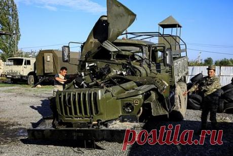 МИД Азербайджана предостерег ЕС от оказания военной помощи Армении. Министр иностранных дел Азербайджана Джейхун Байрамов предостерег страны Европейского союза (ЕС) от оказания военной помощи Армении. Он подчеркнул, что Баку будет рассматривать подобные действия как проявление двойных стандартов и угрозу миру в регионе, несмотря на надежное партнерство с ЕС.