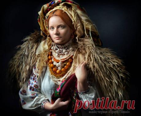 Украинки в национальных костюмах: восхитительный патриотический фотоцикл