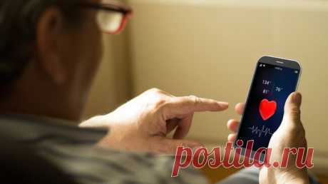 Студент в Новосибирске разработал умный браслет для пенсионеров