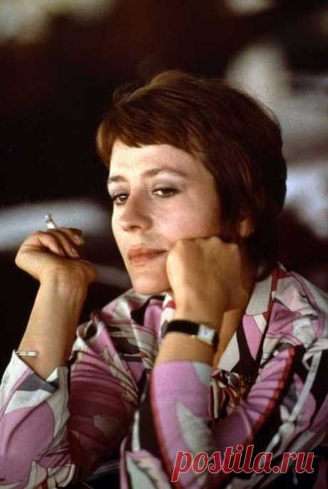 Анни Жирардо (Annie Girardot)
- 25 октября, 1931 • 28 февраля 2011